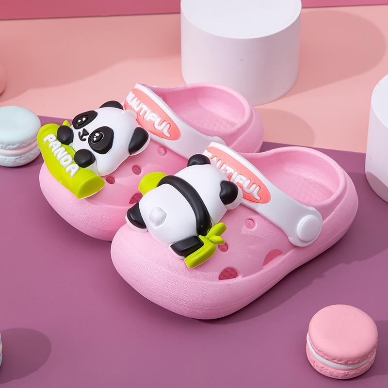 New super cute cartoon non-slip breathable outdoor clogs for boys and girls, soft-soled children's slippers for summer