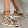 Модные серебристые сандалии на танкетке, кожаная летняя обувь на высоком каблуке, сандалии на платформе с пряжкой, женские сандалии на толстой подошве для улицы, с открытым носком, 2025