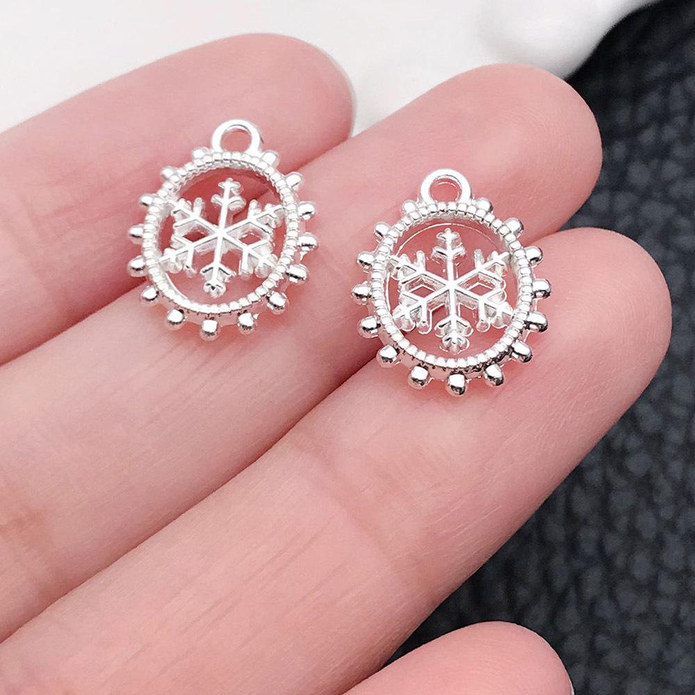 20-Piece Christmas Themed Bracelets: Silver Snowman, Santa Claus, Snowflake Pendants & Beads