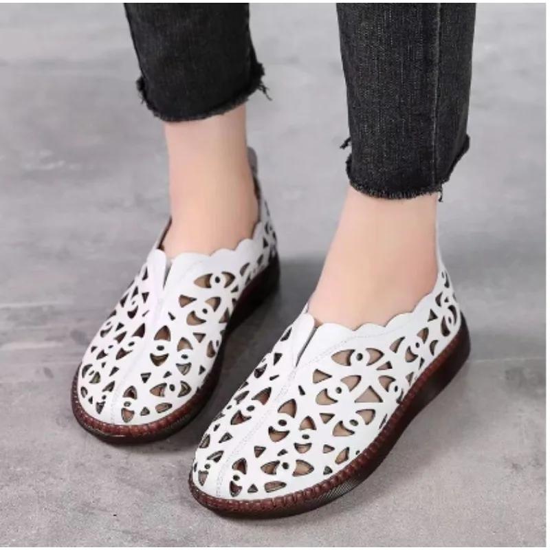 Модные женские сандалии, летние мокасины с полым цветочным принтом, повседневные женские туфли на плоской подошве, удобные туфли без застежек для женщин 35-42