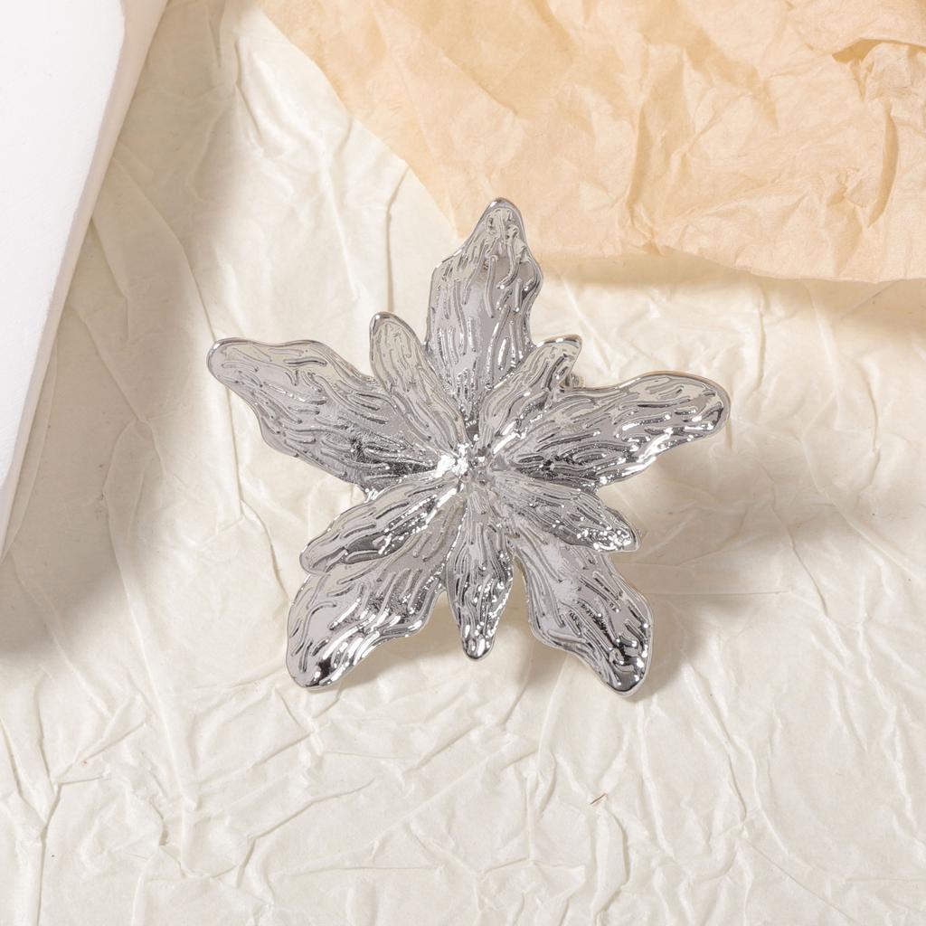 European and American simple and fashionable retro alloy flower female personality metal texture flower live ring