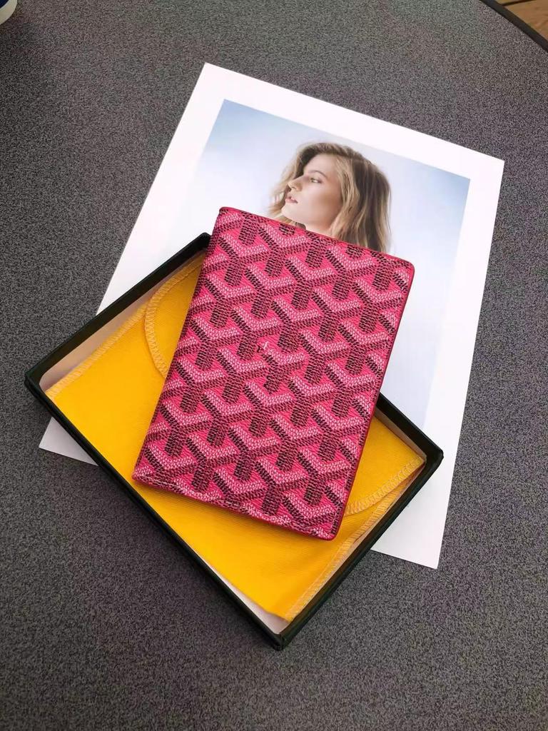 Dogtooth Print Goya Passport Holder & Coin Purse - Stylish & Versatile Wallet