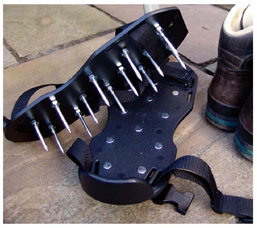 Аэратор почвы для газона и сада - Шипованные ботинки 4 см/6 см самовыравнивающиеся