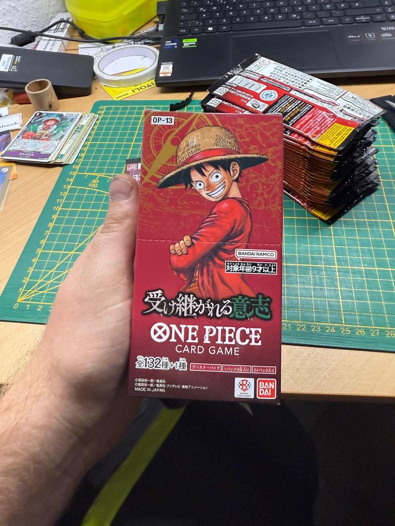 Август "3-я годовщина! «Набор для кампании 'Сокровище карт One Piece'» с 2 бустерами. Bandai Карточная игра One Piece Наследованная воля [OP-13] (коробка) 24 упаковки