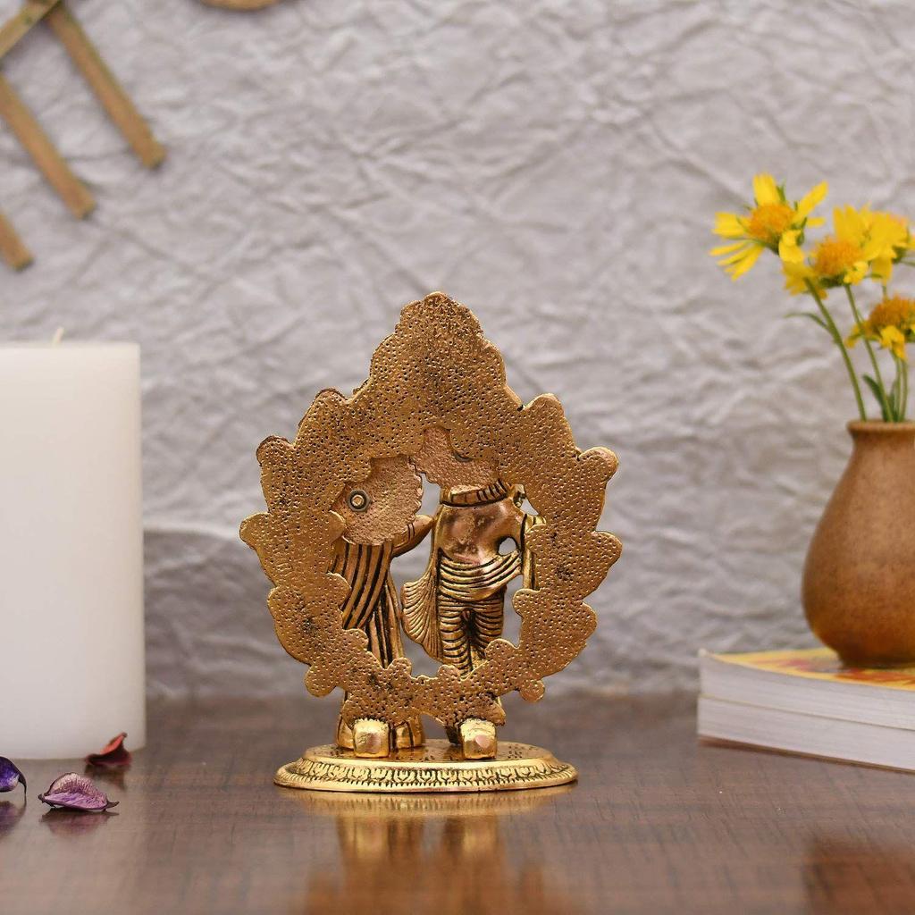 Покрытая золотом металлическая статуэтка Радхи Кришны - Идол Радхи Кришны, сувенирная фигурка для декора дома, офиса, храма, для пуджи, подарок (Набор из 1)