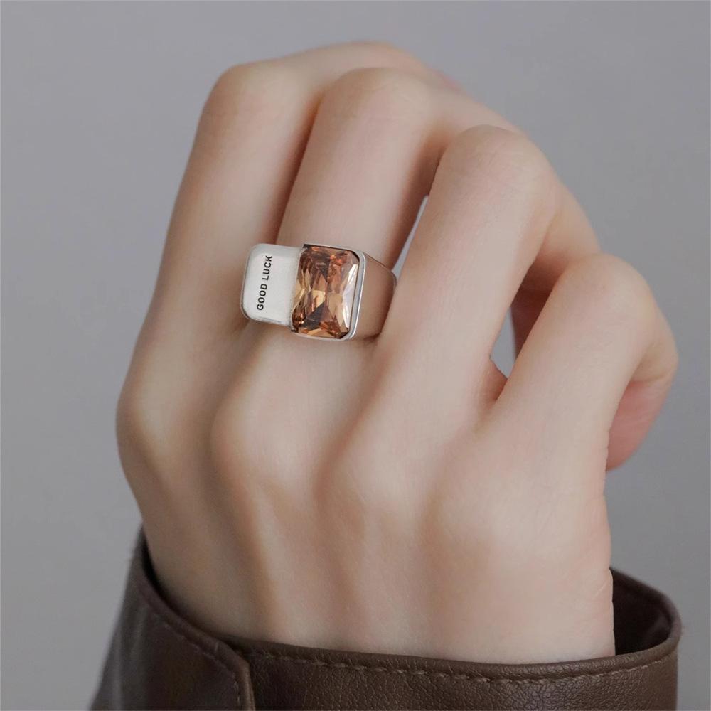 Счастливый желтый бриллиант квадратный бриллиантовое кольцо's дизайн легкая роскошь индивидуальный холодный ветер живой рот ювелирные изделия