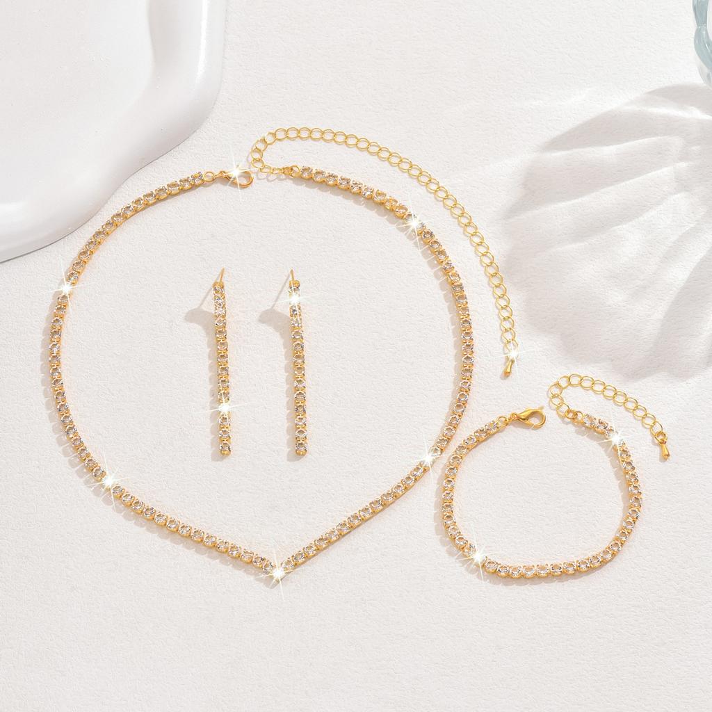 Нишевая индивидуальность Высококлассный стиль Универсальное колье-когтистая цепочка Серьги-пусеты Браслет Набор из трех/четырех предметов