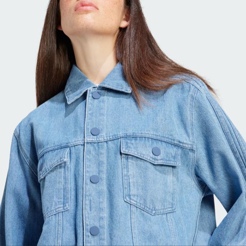 adidas Куртка Originals Kseniaschnaider, однотонная, свободная, однобортная, спортивная, джинсовая, женская, светло-голубая IS1742