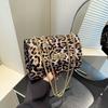 Foreign Style, European and American Retro and Beautiful 2025 Leopard Print Winter New Temperament Trend Chain Underarm Single Shoulder Small Square B
