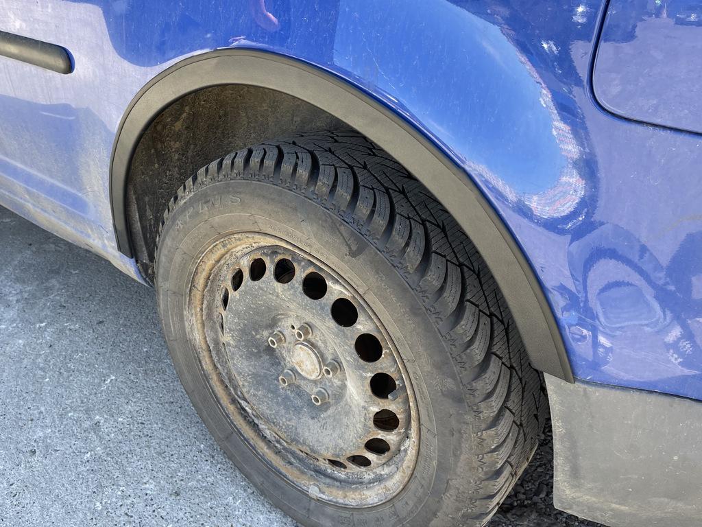 Накладки на арки (черный мат) Короткая база, 2 сдвижных двери (пластик) для Volkswagen Caddy 2004-2010 гг