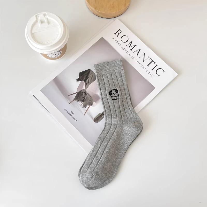 Женские милые осенние и зимние повседневные носки средней длины с вышитым щенком, модные хлопковые носки для девочек