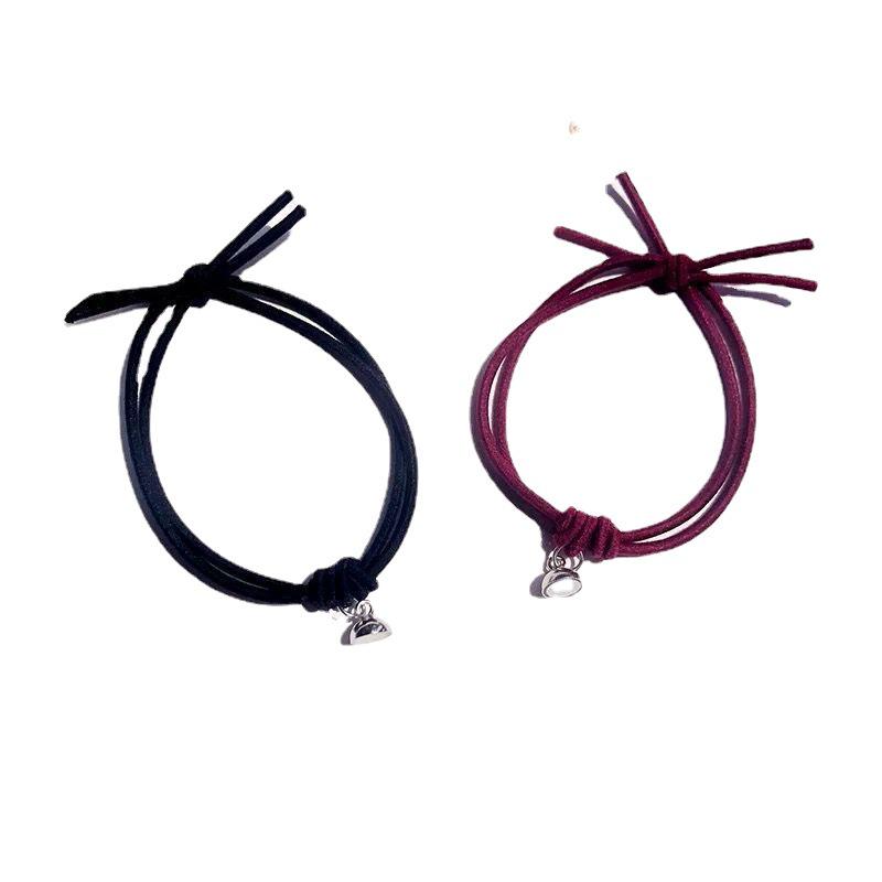 Набор браслетов для пары «Магнитное притяжение»: Плетеная резинка и красная веревка для подарков девушке/парню.