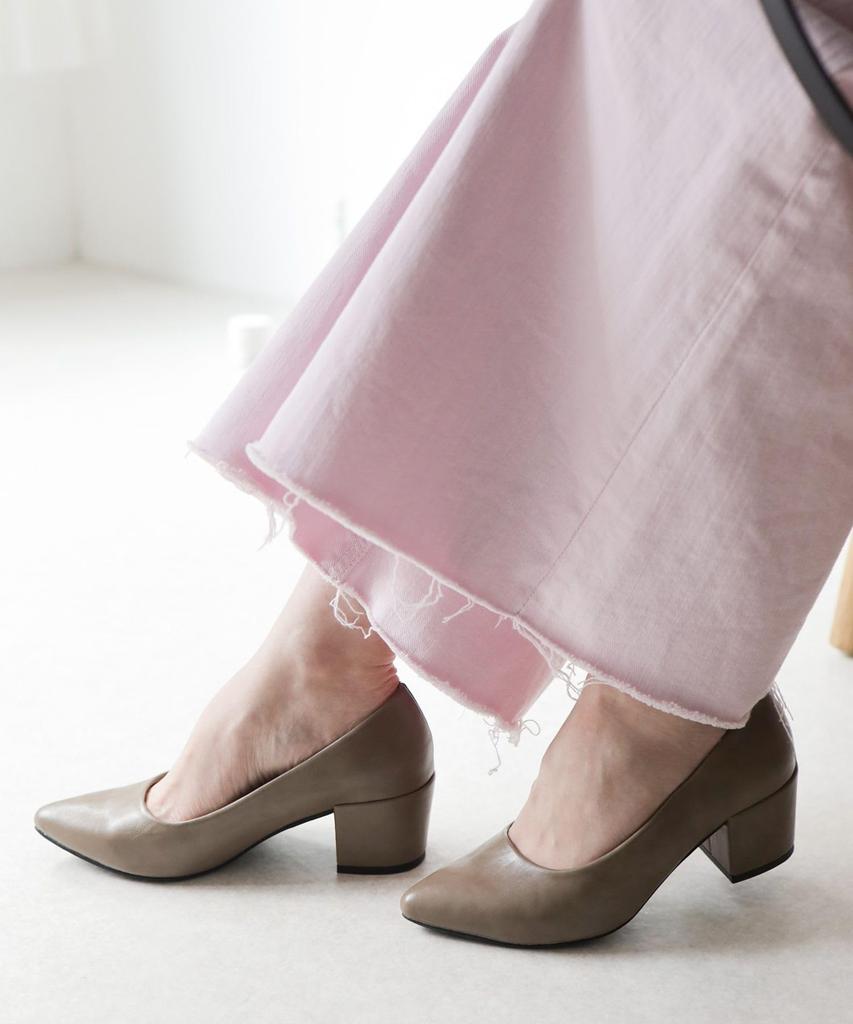 Женские туфли-лодочки на массивном каблуке с острым носком, размер 24,0 см, бежевые, dnp4300a-GYBGPU-240, с серыми [Sest] противоскользящими каблуками.