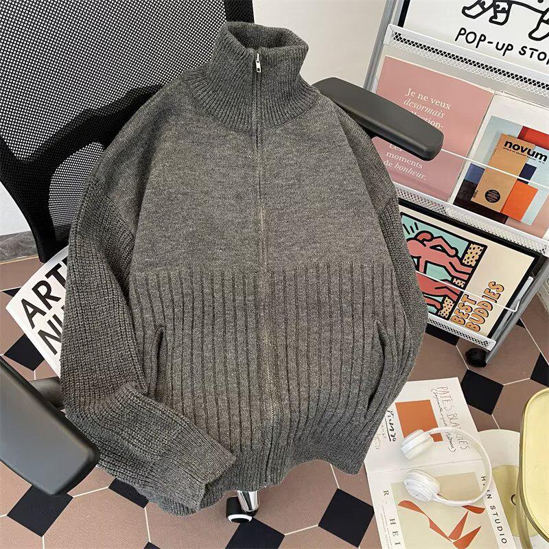 Унисекс осенний свитер с высоким воротником: Стильный дизайн крупной вязки для непринужденного комфорта