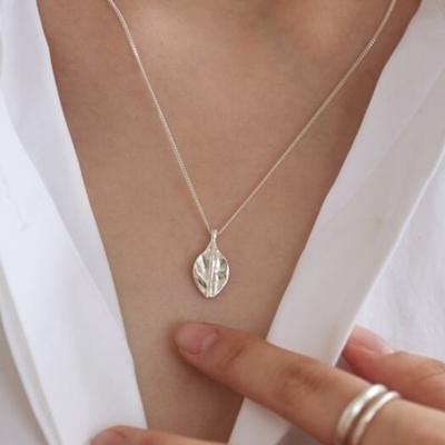 Серебряное ожерелье MARSBOM с листьями