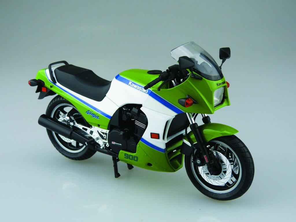 Велосипед Aoshima Bunka Kyozaisha серии Kawasaki GPZ900R Ninja A2, пластиковая модель 1/12 № 43