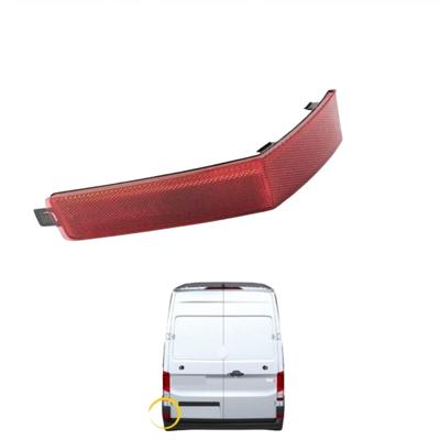 Отражатель заднего бампера левая сторона для Crafter 2017-2023 OEM 7C0945105
