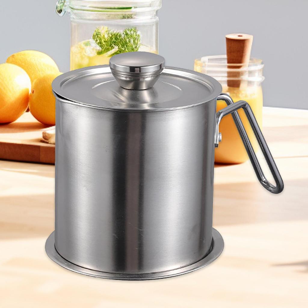 Grease Can with Strainer with Dustproof Lid Kitchen Oil Container Can 304 Stainless Steel Easy Grip Handle Kitchen Oil Keeper