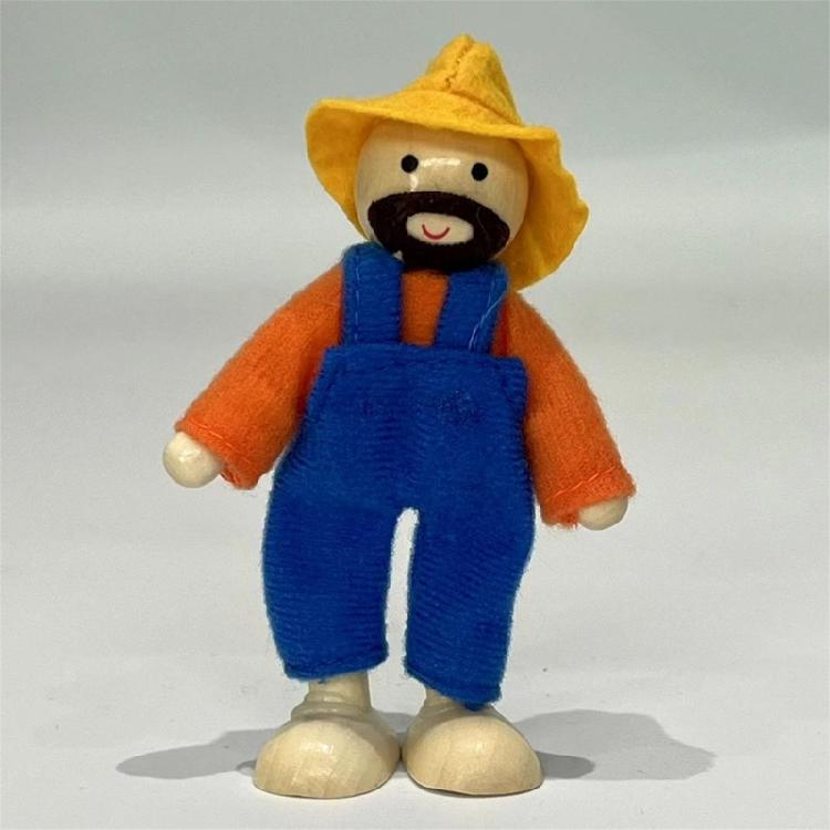 9 Character Wooden Articulated Toy People Promoting Imagination and Family Bonding