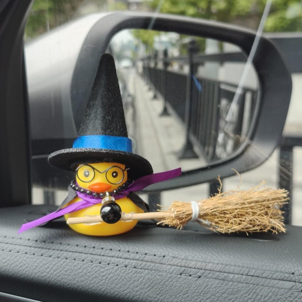 Декор для автомобиля Маленькая желтая уточка с метлой Гарри Поттера для салона