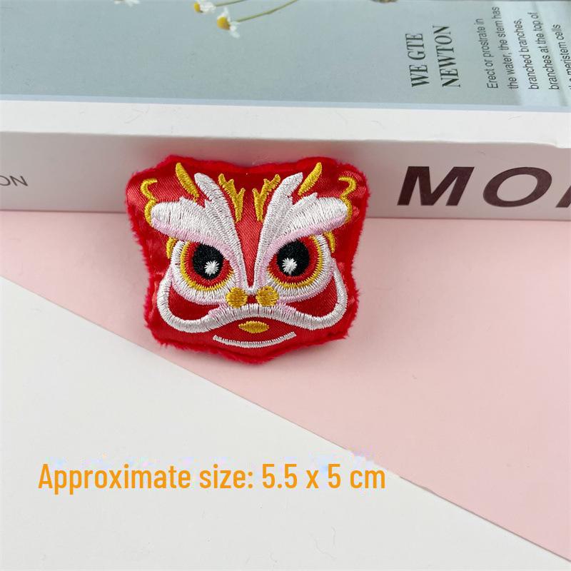 Новогодняя плюшевая брошь в виде змеи и льва, кулон в виде кролика с одеждой, обувью, шляпами - украшение для подарка