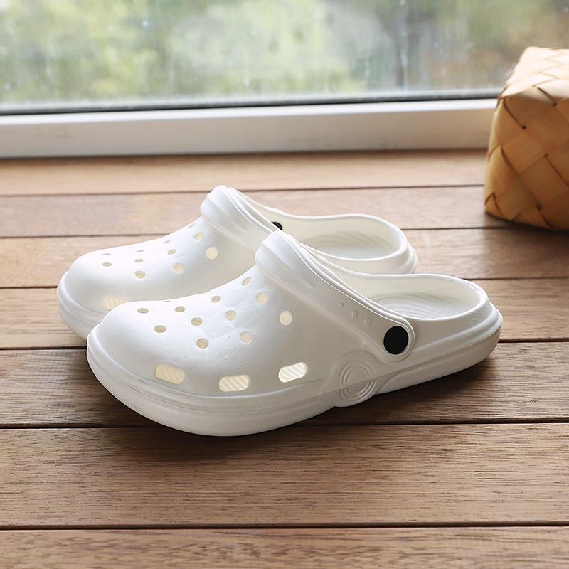 New Couple Hole Shoes Men's Soft Sole Non-slip Hollow Cool Slippers Garden Shoes Women's Seaside Beach Casual Foam Drag