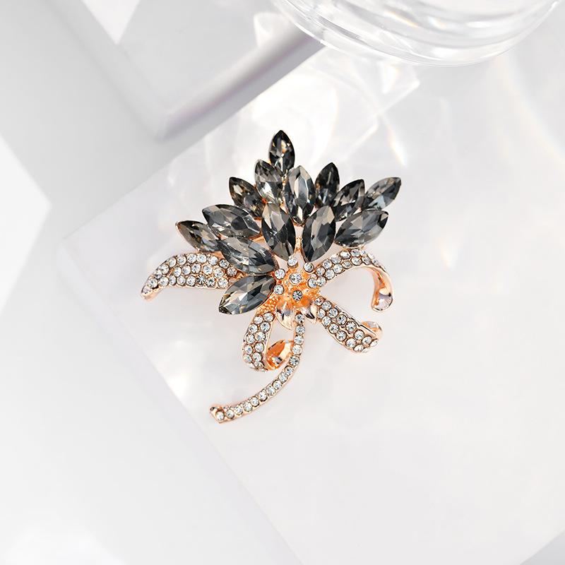 Брошь Dilly Snow Shiny Crystal Bauhinia - Элегантный ювелирный аксессуар в европейском и американском стиле