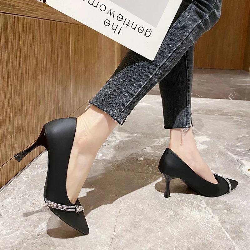 Модные модные туфли на тонком каблуке с кристаллами, женские туфли-лодочки с острым носком из искусственной кожи, женские туфли на высоком каблуке со стразами, новые