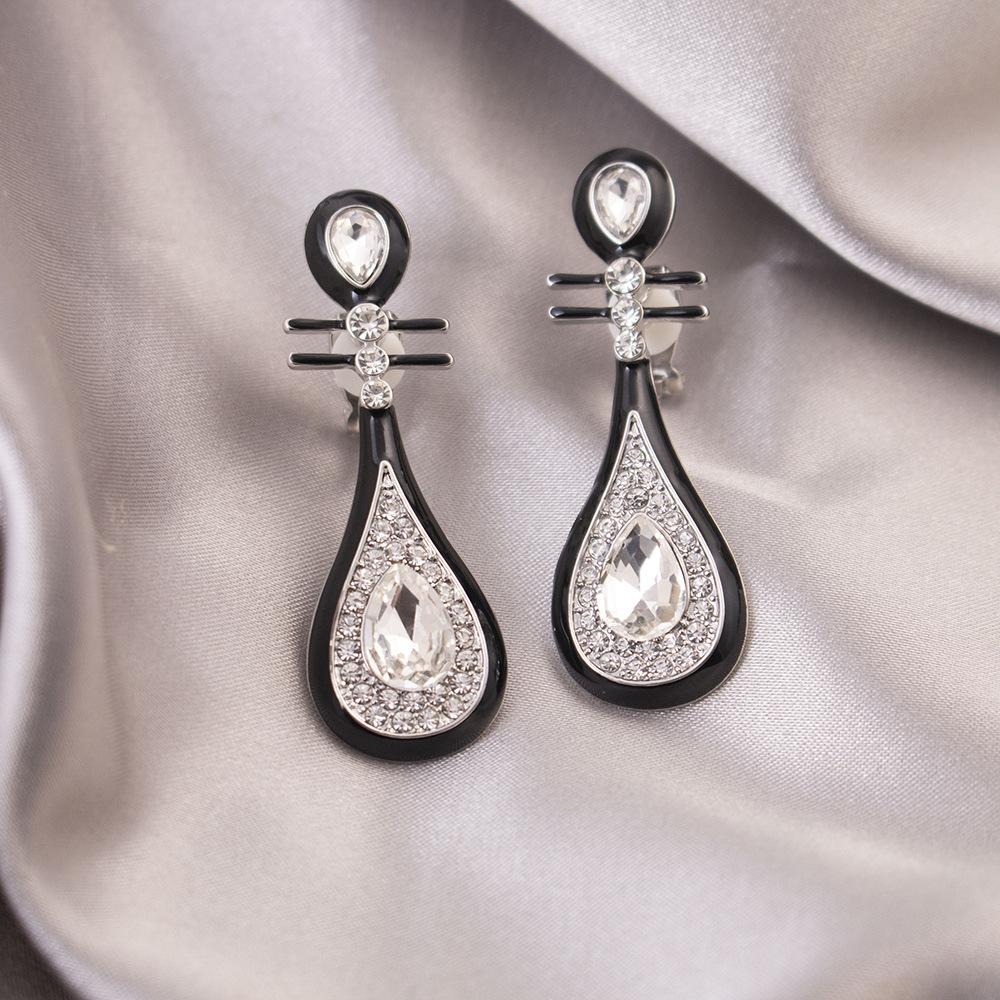 Универсальные легкие роскошные клипсы для ушей без проколов, повседневные высококачественные треугольные клипсы для ушей, универсальные женские серьги