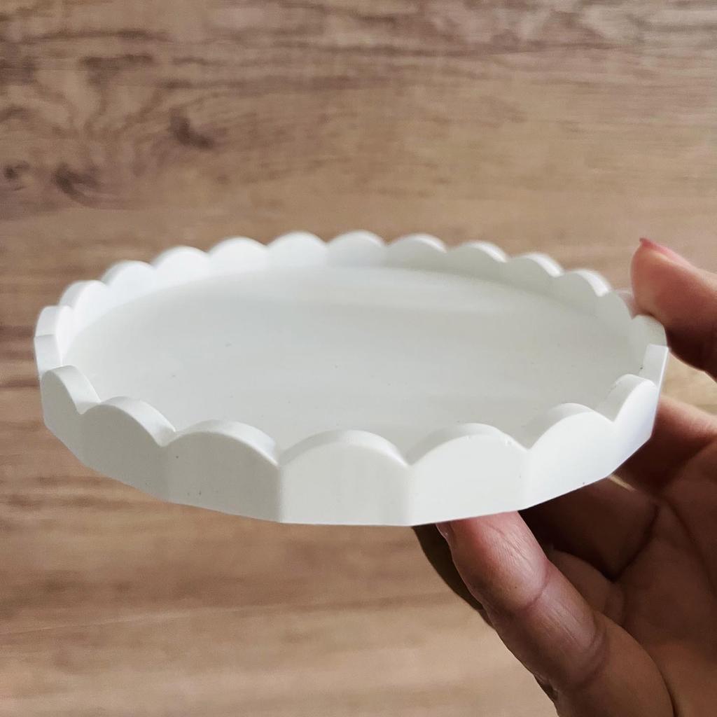 2Pieces High Quality Silicone Molds For Crafting Elegant Round Lace Trays Ideal For Baking Enthusiasts And Homemakers