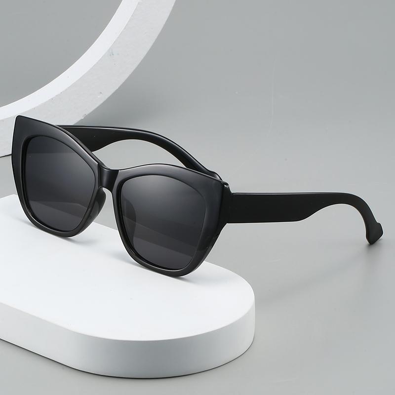 Vintage Cat Eye Sunglasses Women Men Luxury Designer Sun Glasses Retro UV400 Protection Fashion Travel Accessories