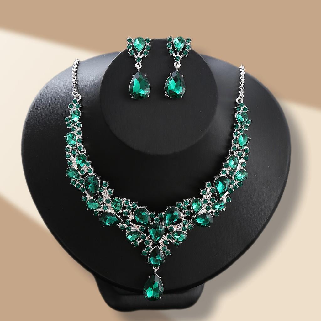 3pcs Fashionable Women's Jewelry Set With Crystal Contrasting Flower Necklace Earrings And Evening Dress Accessories