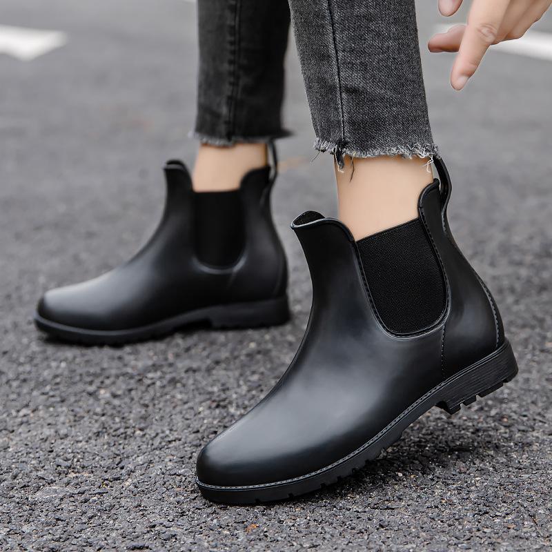 Factory Direct Sales of New Rain Shoes Women's Fashion Outer Wear Rubber Shoes Adult Water Shoes Waterproof Overshoes Short Rain Boots