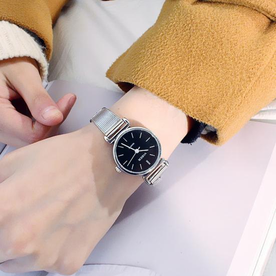 Women Quartz Movement Watch Circular Dial Wrist Watch with Alloy Strap Ladies Retro Analog Watch for Casual Daily Wear Work Date