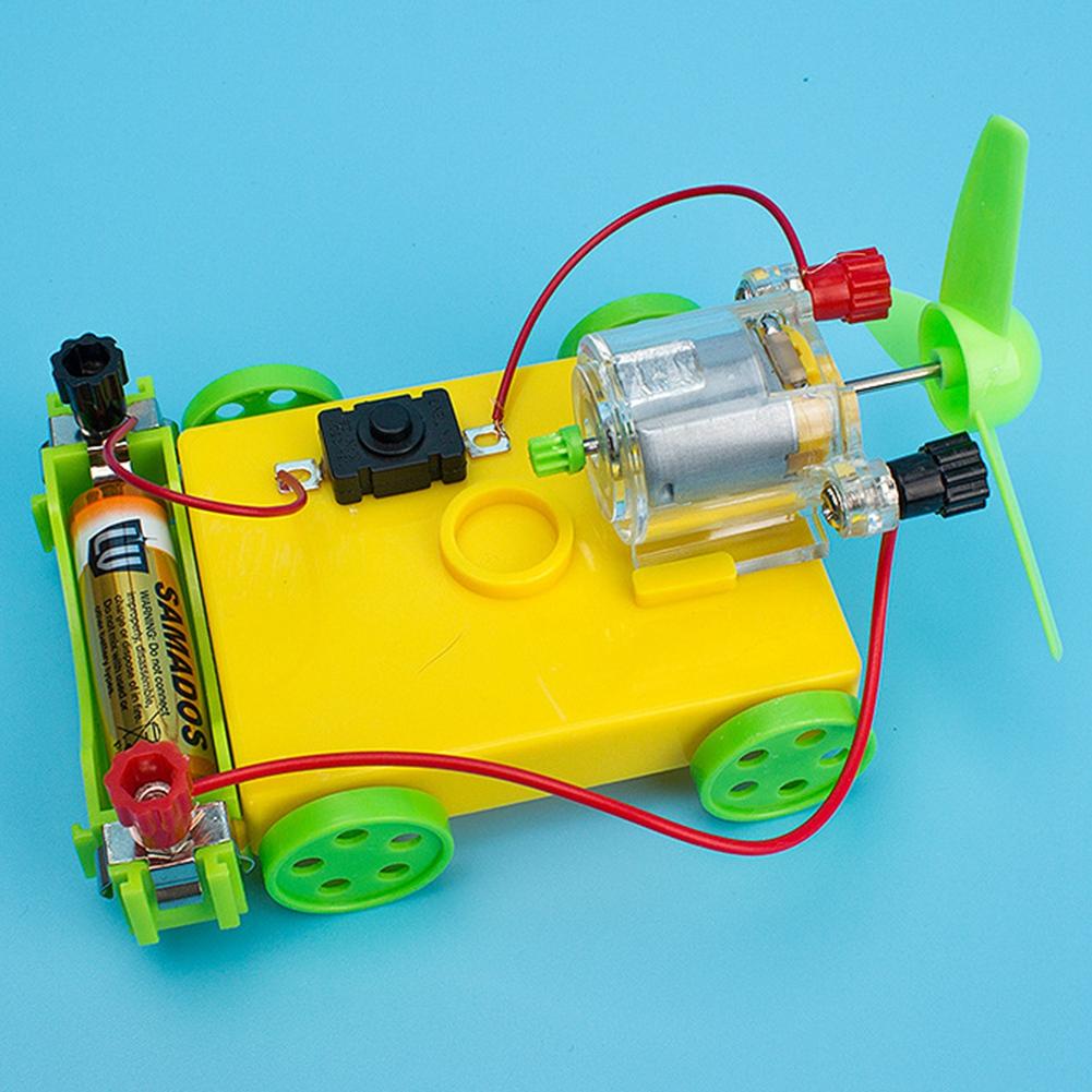 Детская сборка игрушечного автомобиля своими руками, модель автомобиля на четырех колесах, студенческий научный эксперимент