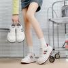 2025 весна маленькие белые туфли новая корейская версия ins женские студенческие туфли для увеличения роста на платформе спортивные туфли для скейтбординга повседневная обувь женская NK872