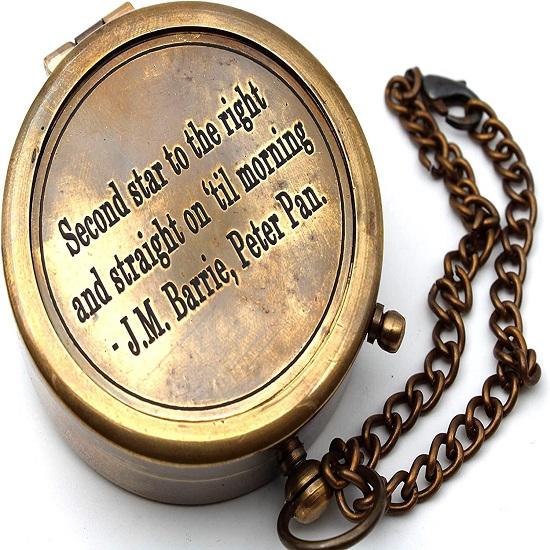 Вторая звезда справа J. M. Барри, Питер Пэн, латунный компас с гравировкой в ​​деревянном футляре