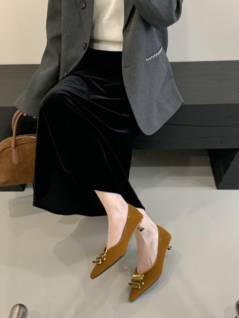 2025 New Pointed Dwarf Cat with Shallow Mouth Metal Buckle Versatile Professional Commuter Work Women's Single Shoes