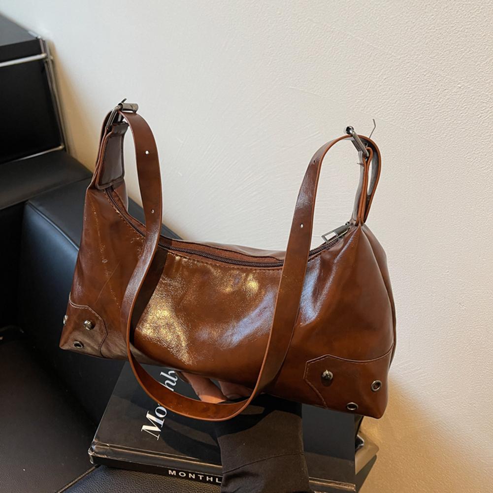 Женская ретро сумка через плечо с заклепками, сумка из искусственной кожи с металлическими заклепками, большая вместительная сумка, мягкая кожаная сумка подмышку, модная женская сумка подмышку