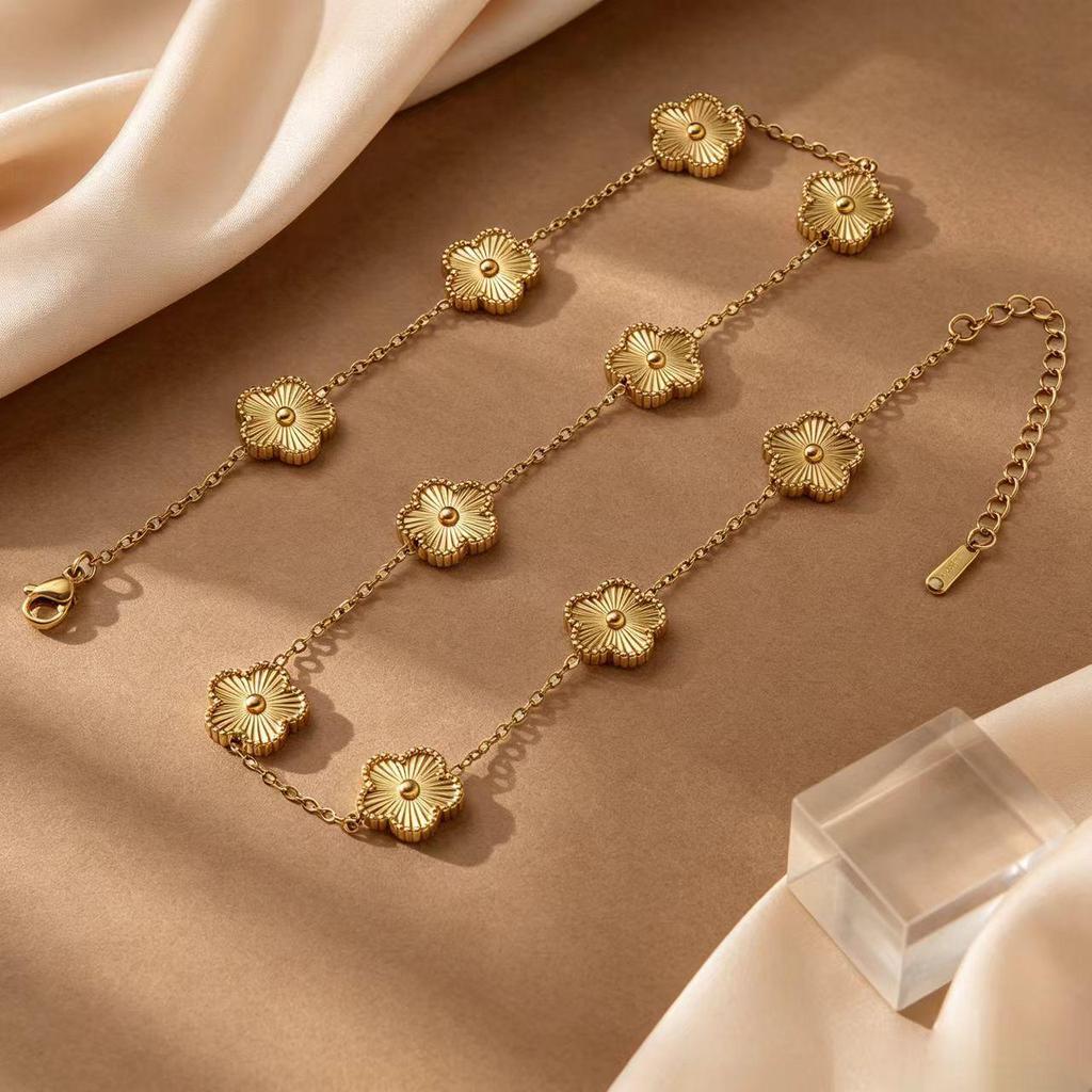 18K Gold Titanium Steel Women's Necklace with Ten-Flower Five-Leaf Design, 13mm Pendant, Elegant and Versatile.