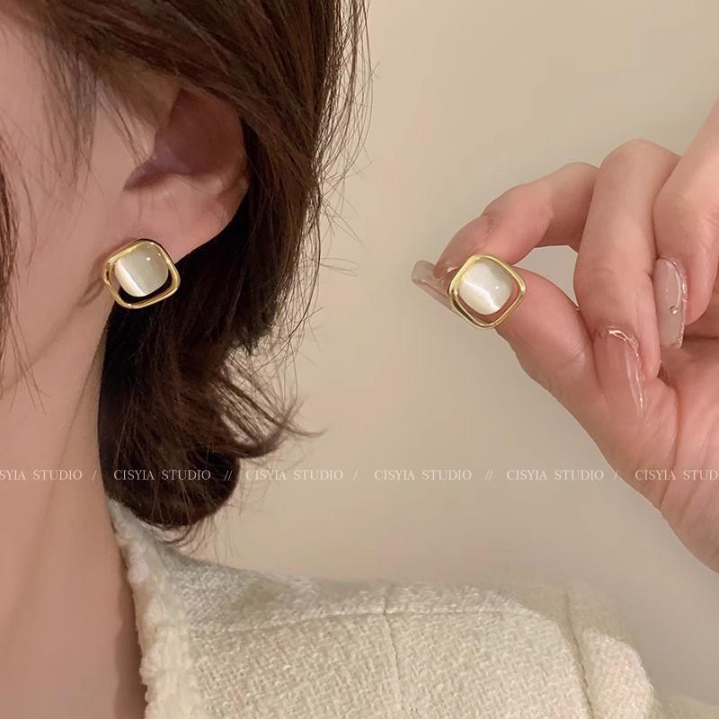 S925 Silver Needle Pearl Bow Stud Earrings: Luxurious, Versatile, and Exquisite Ear Ornaments