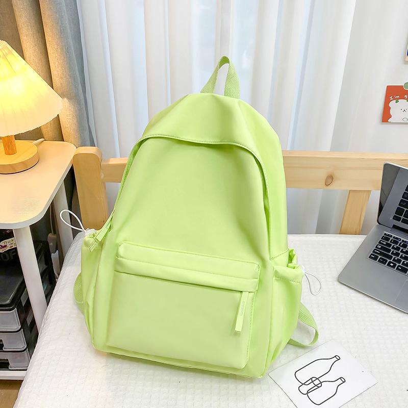 Рюкзаки модны и популярны среди учеников начальной и средней школы