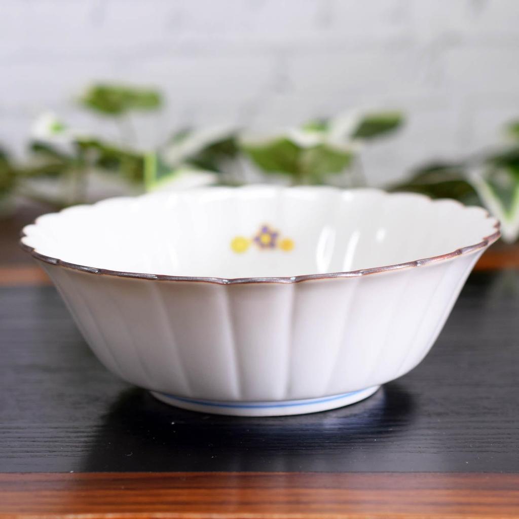 Waza No Stylish Japanese Kutani Ware Bowls with Flower Perfect for Japanese Serving Made In Kura Tableware, Motifs, High-quality Ceramic, Cuisine.