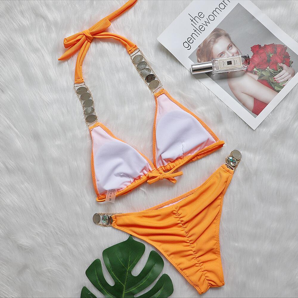 Бикини с однотонным разрезом на бретельках и ромбовидным купальником