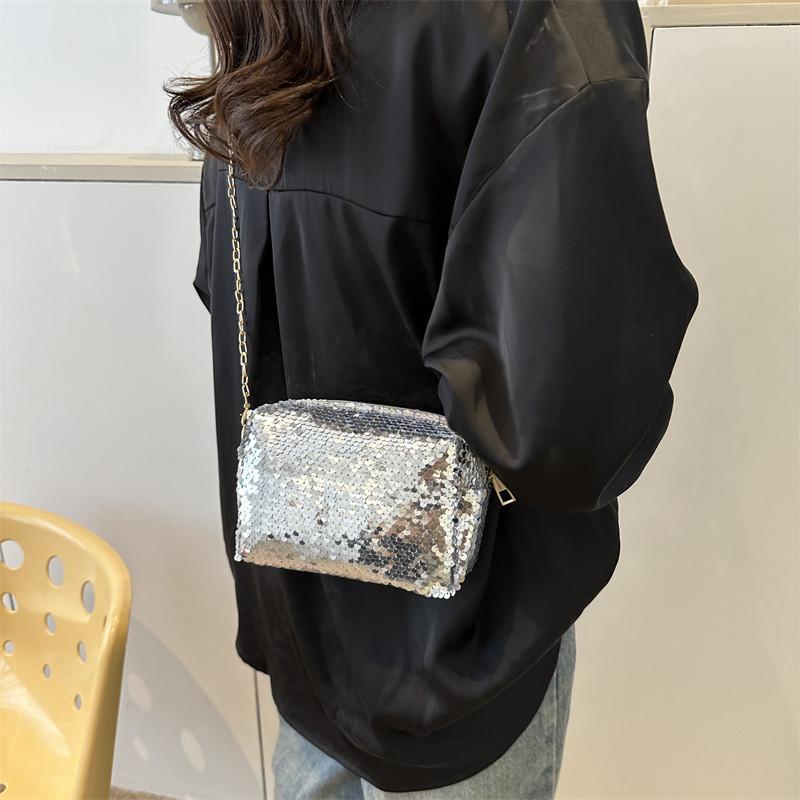Stylish Crossbody Bag With Zipper Closure And Inner Phone Pocket For Daily Wear