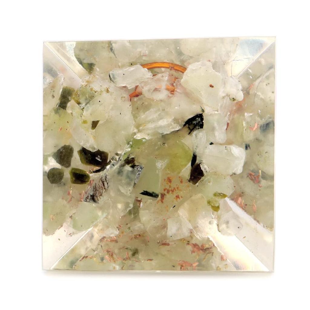[GOLD STONE] Prehnite Orgonite Pyramid, Spiritual Item, Approximately 30mm Wide