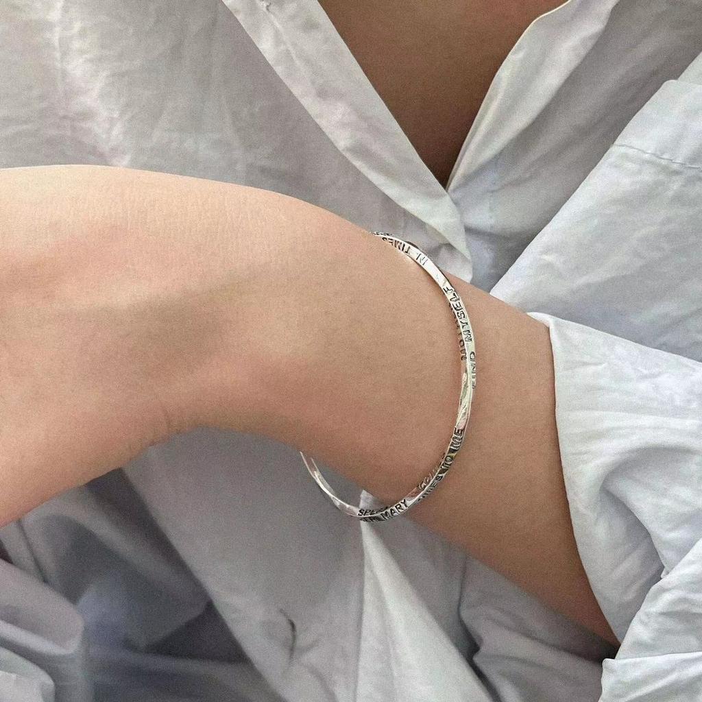Exquisite Mobius Ring Bracelet English Graffiti Twisted Pattern Women's Bracelet with Adjustable Opening Jewelry