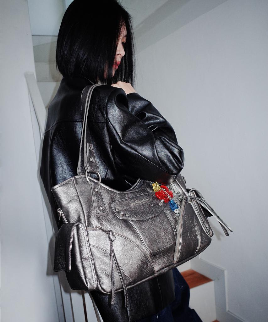 Iugamakaras Studded Leather Shoulder Bag (Silver)