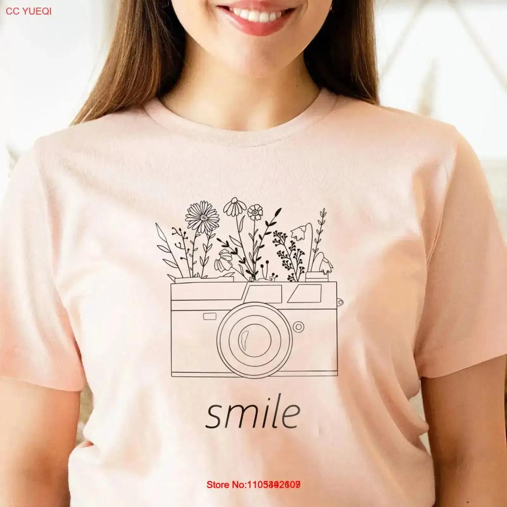 Floral Camera T Shirt Wildflower Photographer Vintage Washed Casual Comfortable Stretched Top For Everyday Wear Graphic Homme