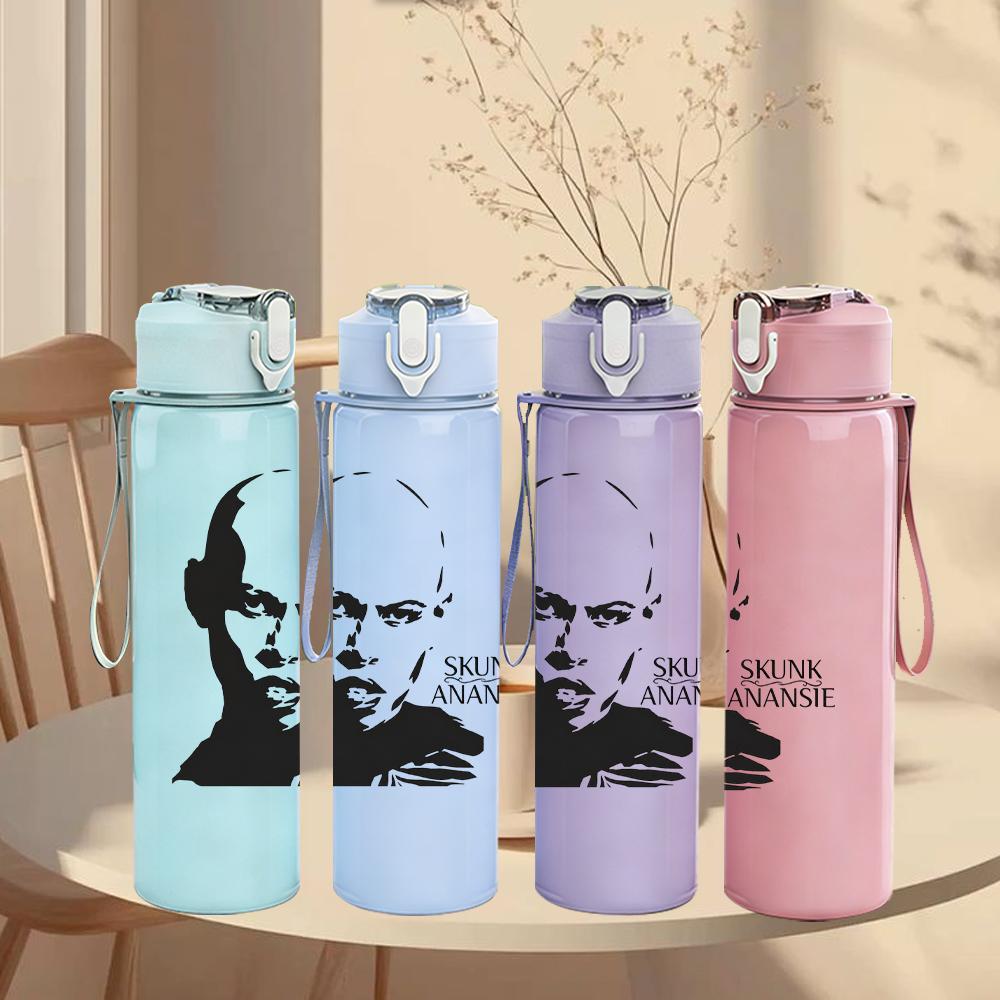 1PC Cursive Fashion Script Text Print 750ml colorful plastic sports water bottle leakproof pop up lid with straw for outdoor work home use